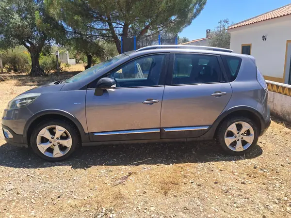 Renault Scénic 2014 - 4750 EUR, 167528 km - AUTO.MOTO.pt - 167528km - foto 11 de 11