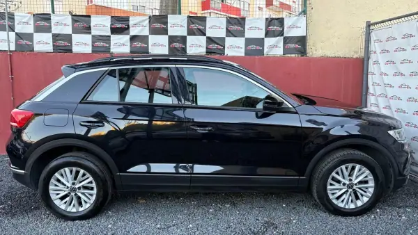 Volkswagen T-Roc 2021 - 17900 EUR, 169000 km - AUTO.MOTO.pt - 169000km - foto 8 de 13