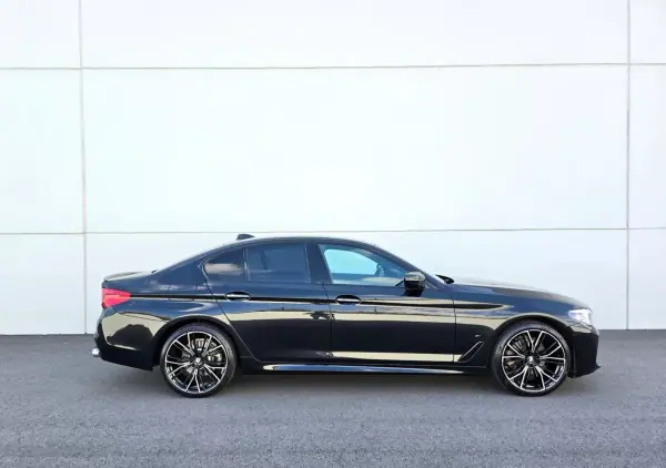 BMW 520 2019 - 30990 EUR, 98500 km - AUTO.MOTO.pt - 98500km - foto 9 de 44