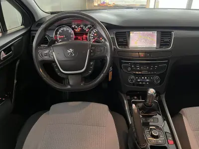 Peugeot 508 SW 2013 - 8900 EUR, 217279 km - AUTO.MOTO.pt - 217279km - foto 9 de 23