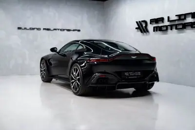 Aston Martin V8 Vantage Coupe 2019 - 144950 EUR, 31000 km - 31000km - foto 11 de 45