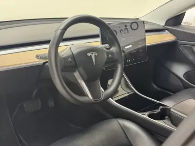 Tesla Model 3 2019 - 24890 EUR, 118800 km - AUTO.MOTO.pt - 118800km - foto 12 de 29