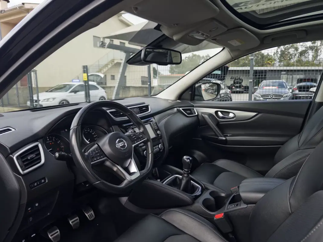 Nissan Qashqai 2019 - 18990 EUR, 106000 km - AUTO.MOTO.pt - 106000km - foto 16 de 41