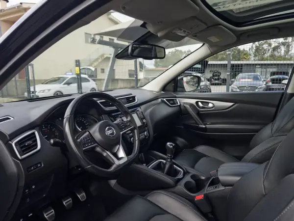 Nissan Qashqai 2019 - 18990 EUR, 106000 km - AUTO.MOTO.pt - 106000km - foto 16 de 41