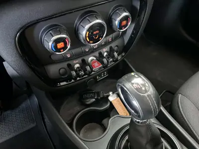 MINI Clubman 2018 - 16800 EUR, 122806 km - 122806km - foto 16 de 23