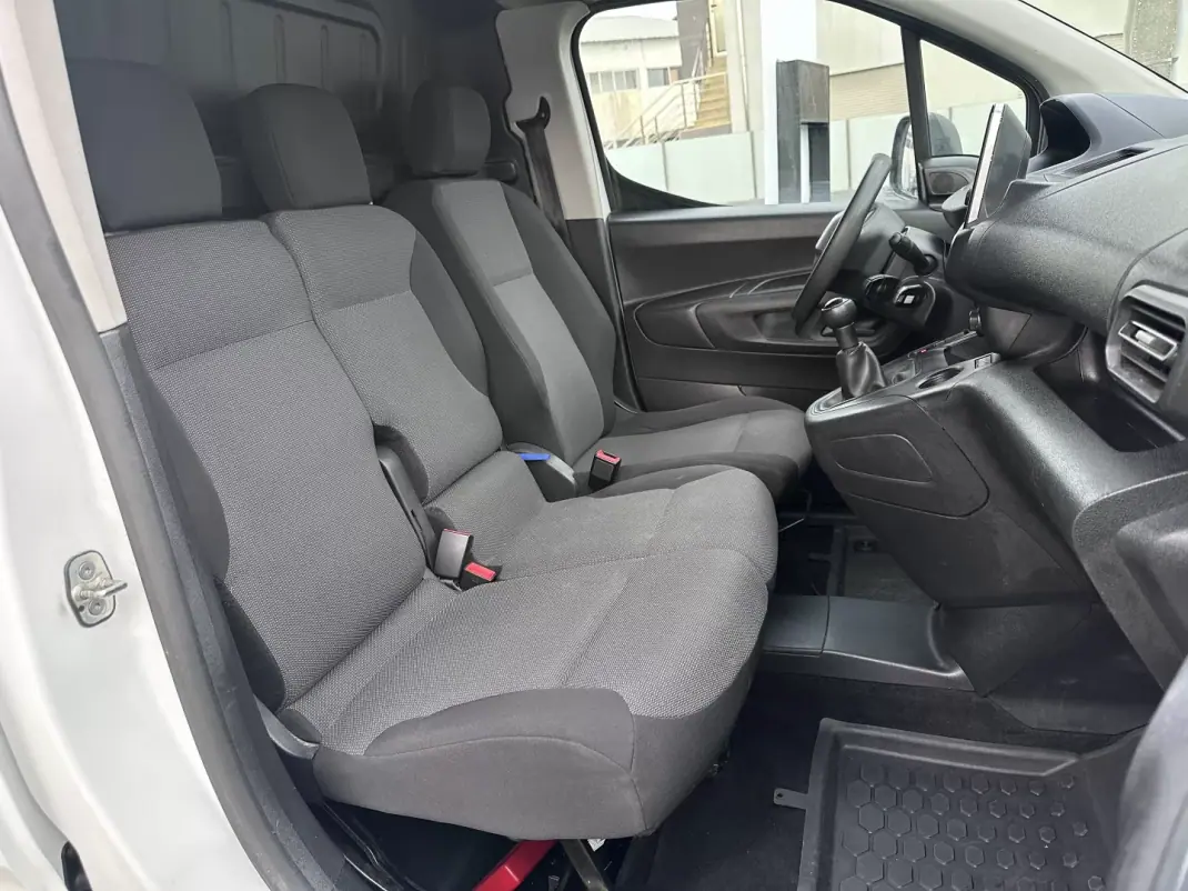 Peugeot Partner 1.5HDI 3lugares 2021 - 11900 EUR, 160000 km - AUTO.MOTO.pt - 160000km - foto 41 de 47