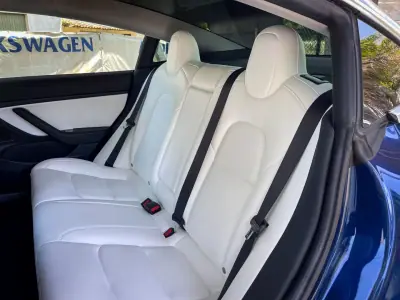 Tesla Model 3 2019 - 28990 EUR, 85000 km - AUTO.MOTO.pt - 85000km - foto 7 de 12