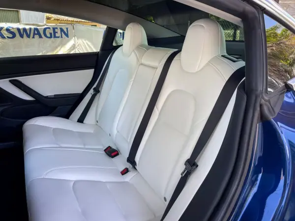 Tesla Model 3 2019 - 28990 EUR, 85000 km - AUTO.MOTO.pt - 85000km - foto 7 de 12