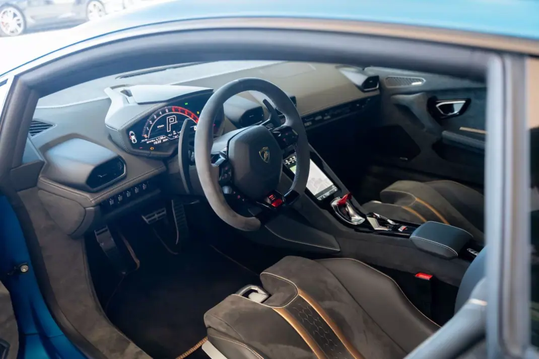 Lamborghini Huracán 2024 - 397500 EUR, 11996 km - AUTO.MOTO.pt - 11996km - foto 65 de 79