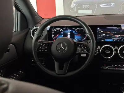 Mercedes-Benz GLA 180 2022 - 35990 EUR, 98845 km - AUTO.MOTO.pt - 98845km - foto 21 de 22
