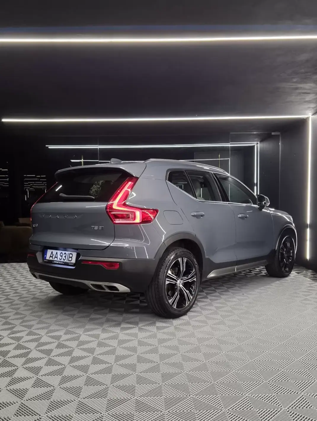 Volvo XC 40 2020 - 27750 EUR, 139000 km - AUTO.MOTO.pt - 139000km - foto 11 de 21