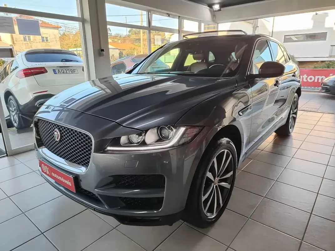Jaguar F-Pace 2017 - 22500 EUR, 147000 km - AUTO.MOTO.pt - 147000km - foto 5 de 40