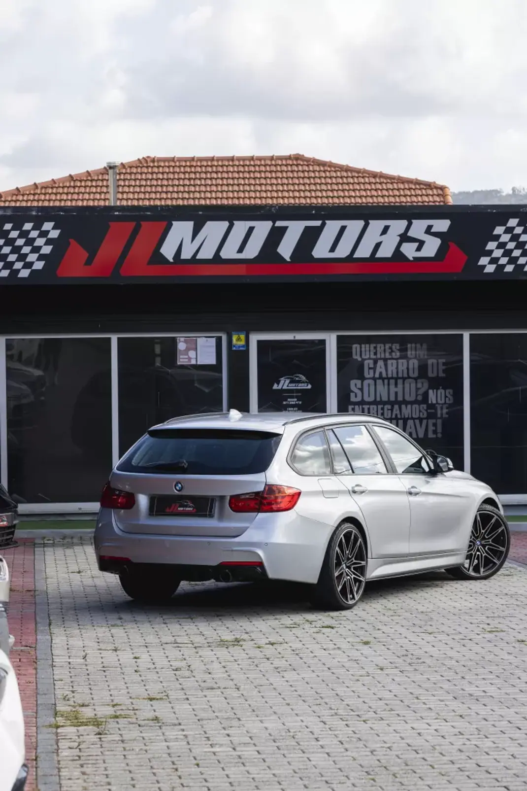 BMW 320 2015 - 19900 EUR, 169020 km - 169020km - foto 30 de 35