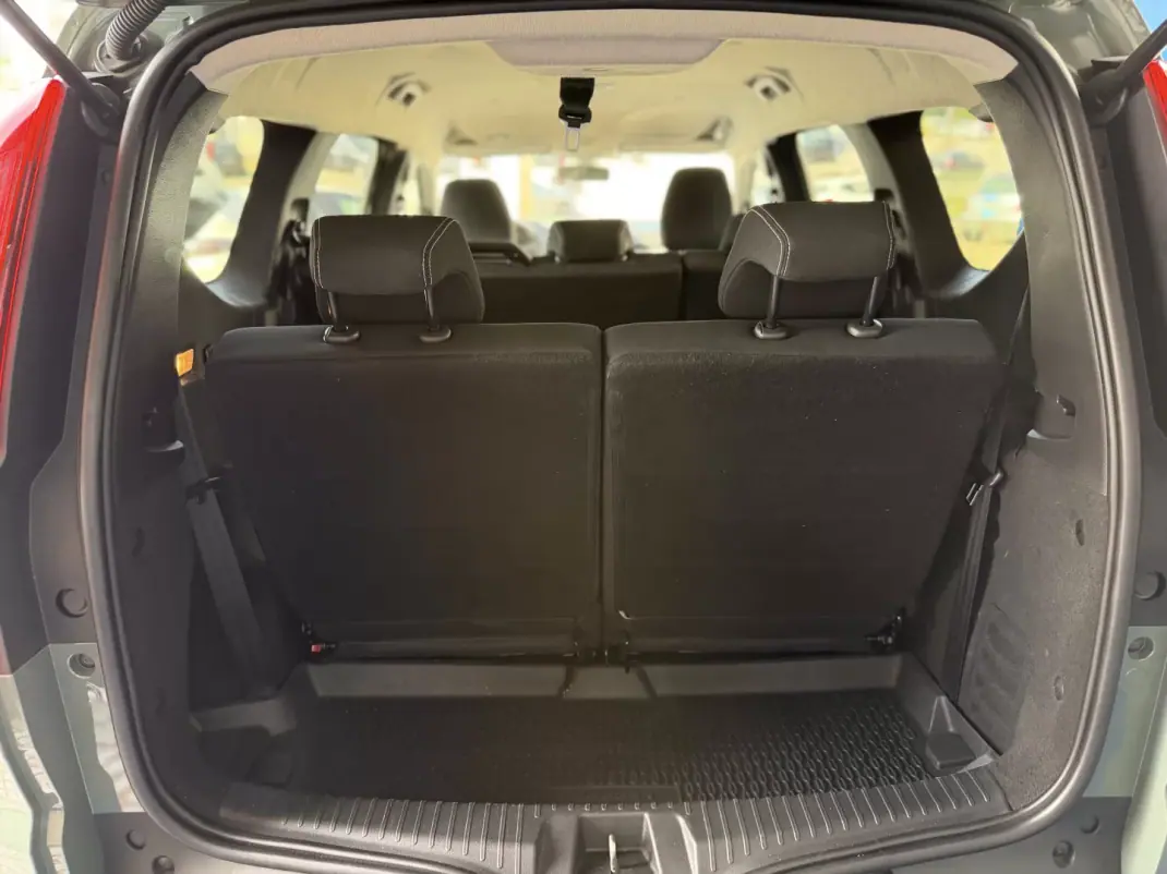 Dacia Jogger 2024 - 16950 EUR, 57000 km - AUTO.MOTO.pt - 57000km - foto 26 de 26