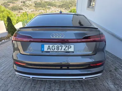 Audi e-tron 2021 - 32900 EUR, 120000 km - 120000km - foto 6 de 51