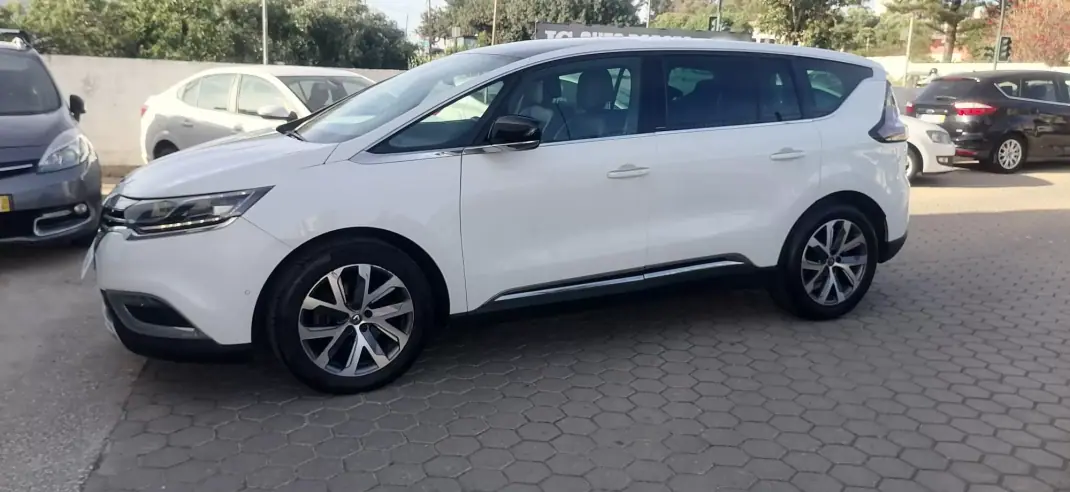 Renault Espace 2019 - 20750 EUR, 188080 km - AUTO.MOTO.pt - 188080km - foto 24 de 30