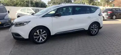 Renault Espace 2019 - 20750 EUR, 188080 km - AUTO.MOTO.pt - 188080km - foto 24 de 30