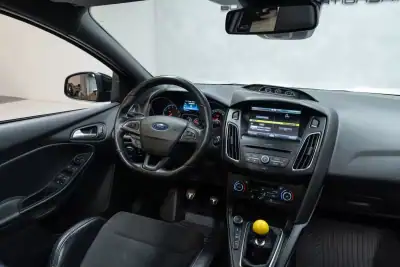 Ford Focus 2016 - 42950 EUR, 61000 km - AUTO.MOTO.pt - 61000km - foto 21 de 49