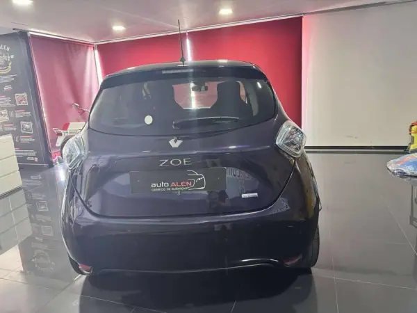 Renault Zoe 2018 - 13750 EUR, 94000 km - AUTO.MOTO.pt - 94000km - foto 5 de 22