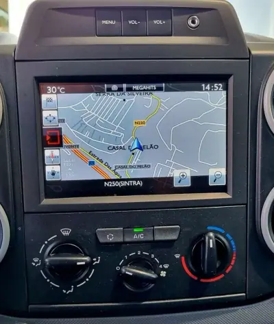 Citroën BERLINGO VAN XL 1.5 BLUE HDI 3 LUGARES 2018 - 9500 EUR, 149000 km - AUTO.MOTO.pt - 149000km - foto 10 de 12