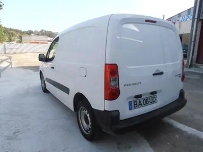 Peugeot 2016 - 10900 EUR, 112647 km - 112647km - foto 4 de 12