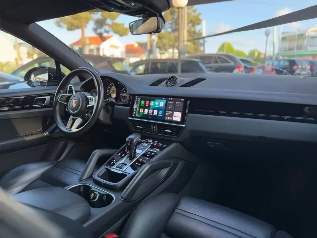 Porsche Cayenne Coupé 2019 - 64900 EUR, 158650 km - AUTO.MOTO.pt - 158650km - foto 4 de 16