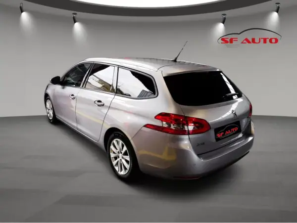 Peugeot 308 SW 2021 - 15990 EUR, 52138 km - AUTO.MOTO.pt - 52138km - foto 6 de 11