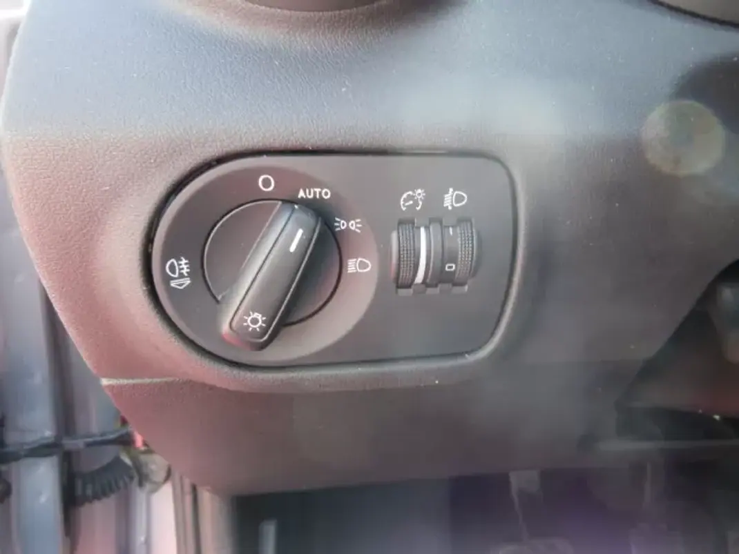 Audi A1 2016 - 12500 EUR, 191278 km - AUTO.MOTO.pt - 191278km - foto 20 de 31