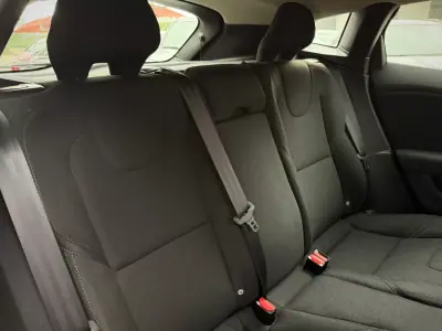 Volvo V40 2018 - 16850 EUR, 87000 km - AUTO.MOTO.pt - 87000km - foto 10 de 16