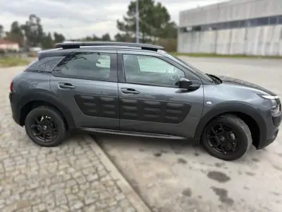Citroën C4 Cactus 2014 - 11900 EUR, 162500 km - AUTO.MOTO.pt - 162500km - foto 5 de 16