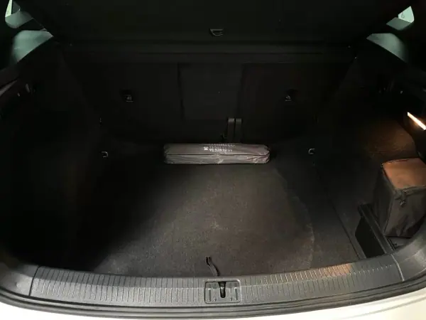 Volkswagen Tiguan 2020 - 31800 EUR, 97000 km - AUTO.MOTO.pt - 97000km - foto 12 de 20
