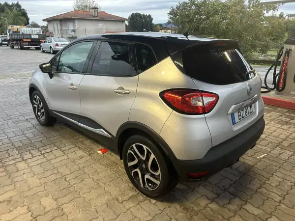 Renault Captur 2014 - 12250 EUR, 184000 km - AUTO.MOTO.pt - 184000km - foto 6 de 14