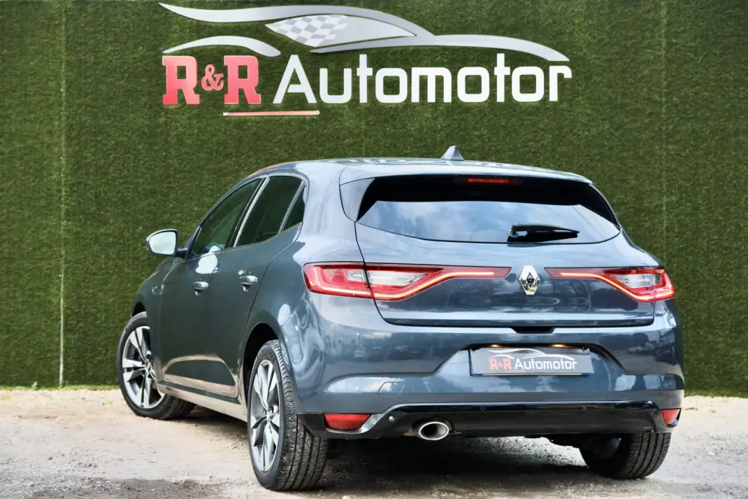Renault Mégane 2019 - 13990 EUR, 167000 km - AUTO.MOTO.pt - 167000km - foto 2 de 33