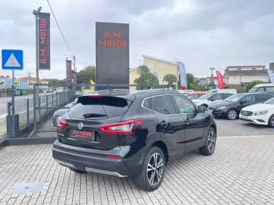 Nissan Qashqai 2018 - 19300 EUR, 148000 km - AUTO.MOTO.pt - 148000km - foto 4 de 11