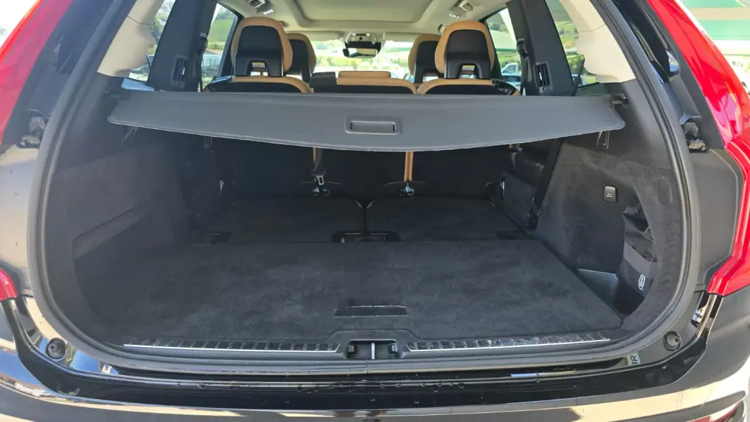 Volvo XC 90 2015 - 24500 EUR, 244798 km - 244798km - foto 14 de 28