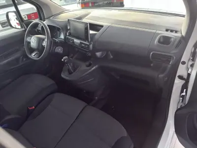 Toyota PROACE City EXCLUSIVE 2022 - 16490 EUR, 80811 km - AUTO.MOTO.pt - 80811km - foto 5 de 21
