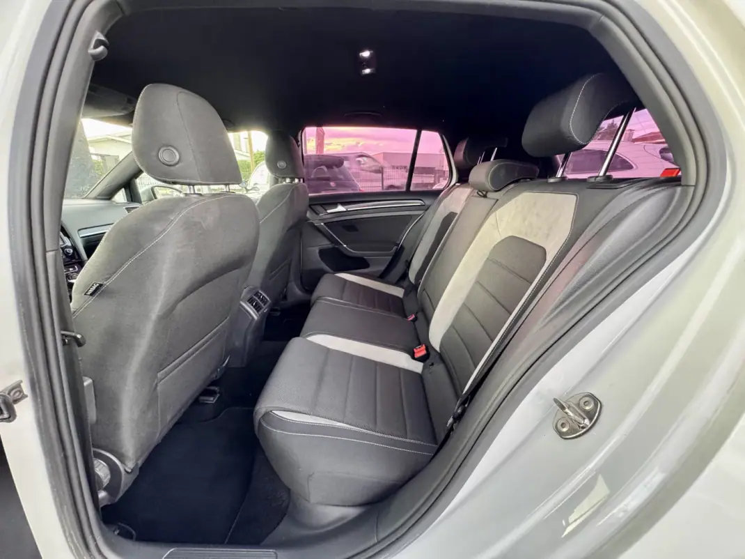 Volkswagen Golf 2014 - 23500 EUR, 175000 km - AUTO.MOTO.pt - 175000km - foto 25 de 27