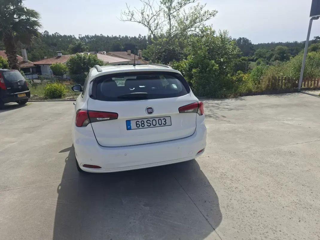 Fiat Tipo Station Wagon 2017 - 9980 EUR, 170000 km - AUTO.MOTO.pt - 170000km - foto 1 de 21