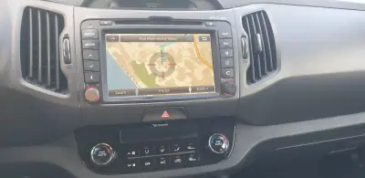 Kia Sportage 2012 - 10750 EUR, 181000 km - AUTO.MOTO.pt - 181000km - foto 11 de 15