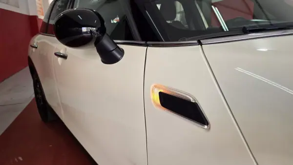 MINI Clubman 2017 - 13890 EUR, 159999 km - AUTO.MOTO.pt - 159999km - foto 4 de 51