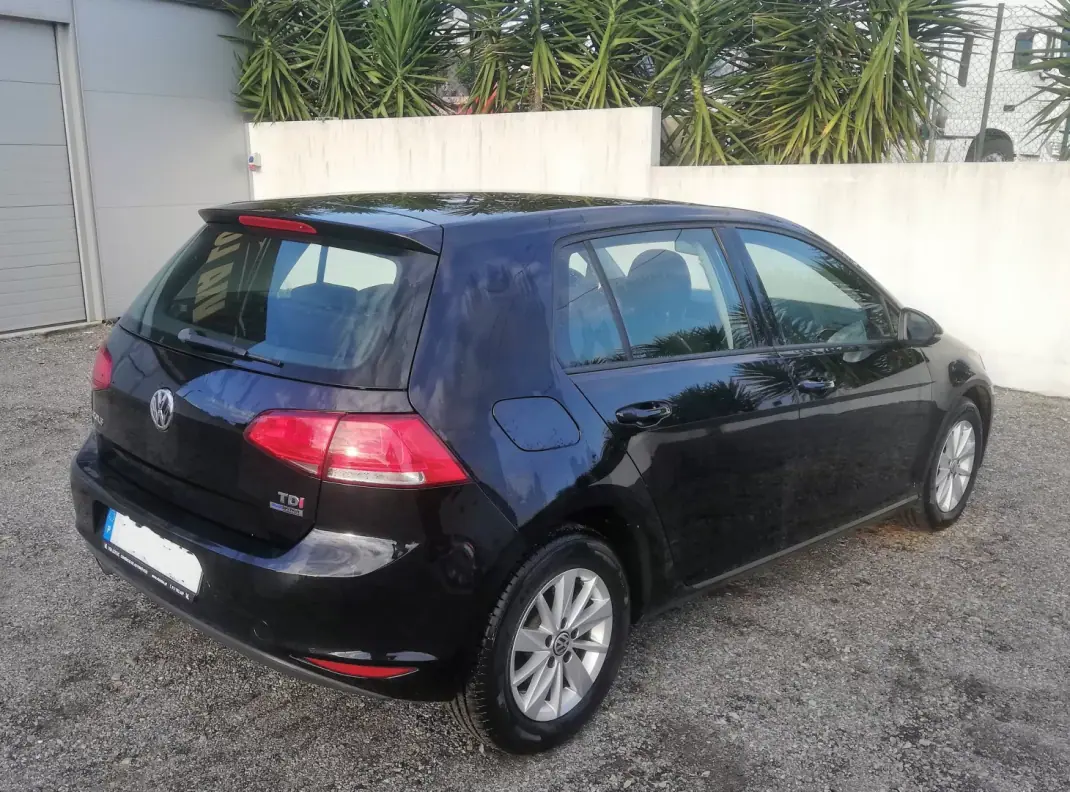 Volkswagen Golf 2013 - 11000 EUR, 240000 km - AUTO.MOTO.pt - 240000km - foto 2 de 21