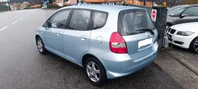Honda Jazz 2007 - 5500 EUR, 125000 km - AUTO.MOTO.pt - 125000km - foto 4 de 16