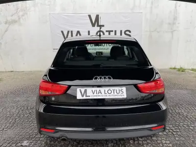 Audi A1 Sportback 2018 - 15250 EUR, 85720 km - AUTO.MOTO.pt - 85720km - foto 4 de 17