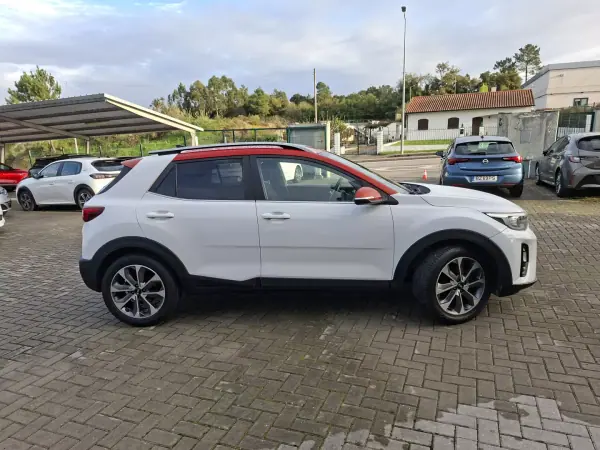 Kia Stonic 2018 - 12850 EUR, 45000 km - AUTO.MOTO.pt - 45000km - foto 5 de 29