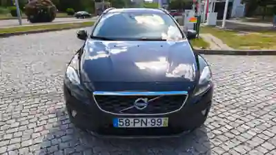 Volvo V40 Cross Country 2015 - 6990 EUR, 315000 km - AUTO.MOTO.pt - 315000km - foto 2 de 22