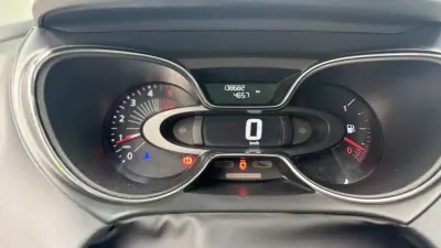 Renault Captur 2016 - 12490 EUR, 138000 km - AUTO.MOTO.pt - 138000km - foto 14 de 14