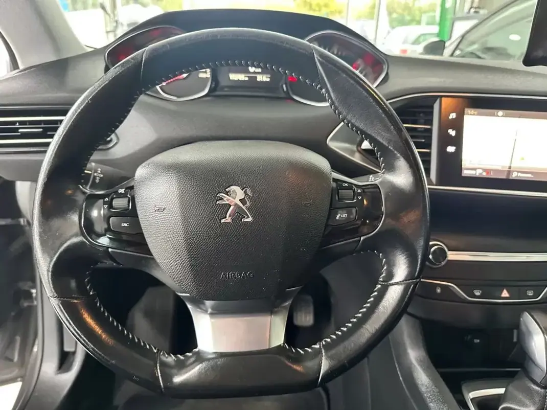 Peugeot 308 SW 2018 - 12990 EUR, 153000 km - 153000km - foto 11 de 29