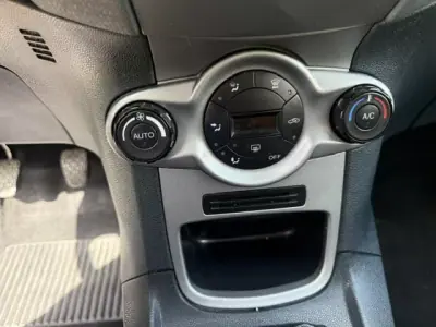 Ford Fiesta 2009 - 5500 EUR, 157000 km - 157000km - foto 20 de 30