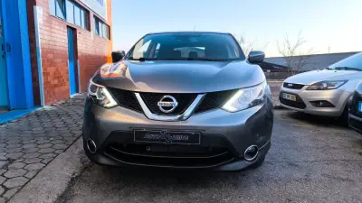 Nissan Qashqai 2015 - 11900 EUR, 165000 km - AUTO.MOTO.pt - 165000km - foto 8 de 16