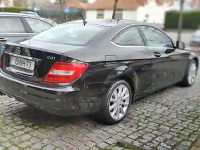Mercedes-Benz C 220 2012 - 14900 EUR, 222999 km - AUTO.MOTO.pt - 222999km - foto 8 de 15